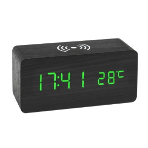 Часы настольные VST-889-4 беспроводная зарядка/будильник/дата/температура/от сети и батареек в виде черного дерев.бруска с зеленой подсветкой - фото