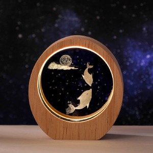 Ночник хрусталь плоский на деревяной подставке 6см киты LED подсетка/от USB - фото