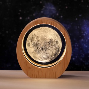 Ночник хрусталь плоский на деревяной подставке 6см луна LED подсетка/от USB - фото