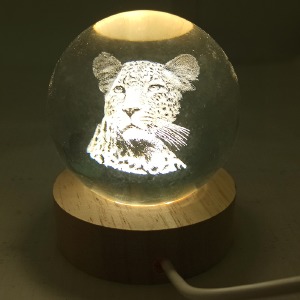 Ночник хрустальный шар 8см леопард на деревянной подставке LED подсветка/от USB - фото