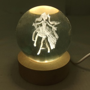 Ночник хрустальный шар 8см аниме на деревянной подставке LED подсветка/от USB - фото