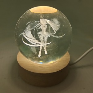 Ночник хрустальный шар 8см аниме Hatsune Miku на деревянной подставке LED подсветка/от USB - фото