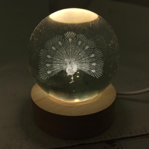 Ночник хрустальный шар 6см павлин на деревянной подставке LED подсветка/от USB - фото