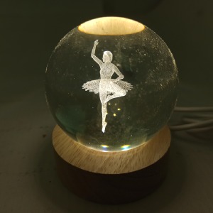 Ночник хрустальный шар 8см балерина на деревянной подставке LED подсветка/от USB - фото
