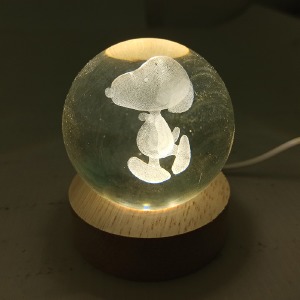 Ночник хрустальный шар 8см Снупи на деревянной подставке LED подсветка/от USB - фото