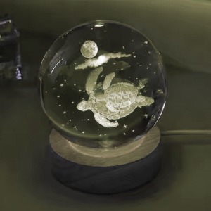 Ночник хрустальный шар 6см черепахи на деревянной подставке LED подсветка/от USB - фото