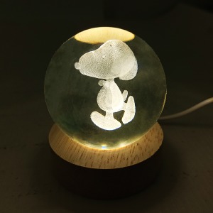 Ночник хрустальный шар 8см Снупи на деревянной подставке LED подсветка/от USB - фото