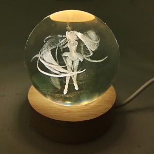 Ночник хрустальный шар 6см аниме Hatsune Miku на деревянной подставке LED подсветка/от USB - фото