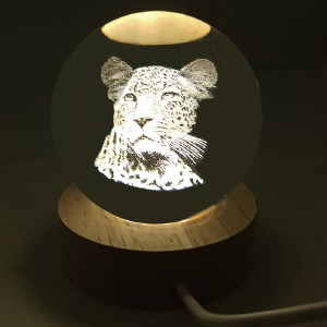 Ночник хрустальный шар 8см леопард на деревянной подставке LED подсветка/от USB - фото