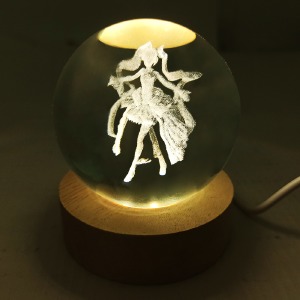 Ночник хрустальный шар 8см аниме на деревянной подставке LED подсветка/от USB - фото