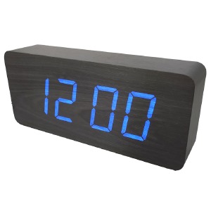 Часы настольные с будильником VST-865-5 в виде черного дерев.бруска с синей подсветкой - фото